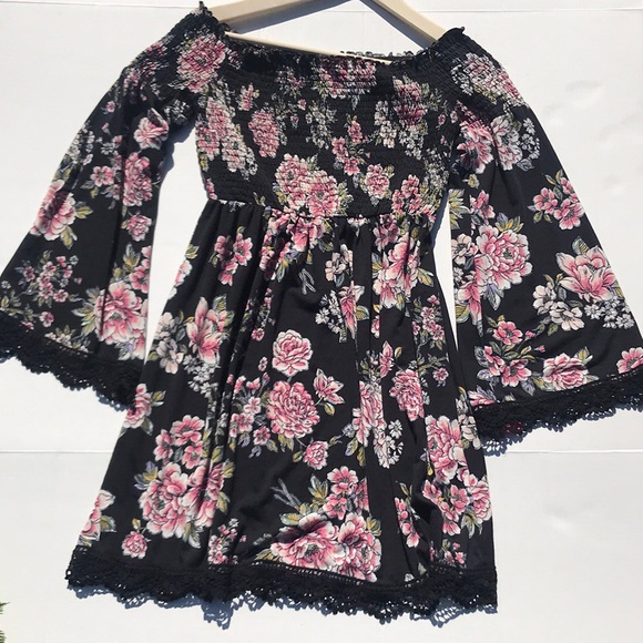 Xhilaration Dresses & Skirts - 🌸4/$18 Xhilaration Boho Off Shoulder Dress NWT